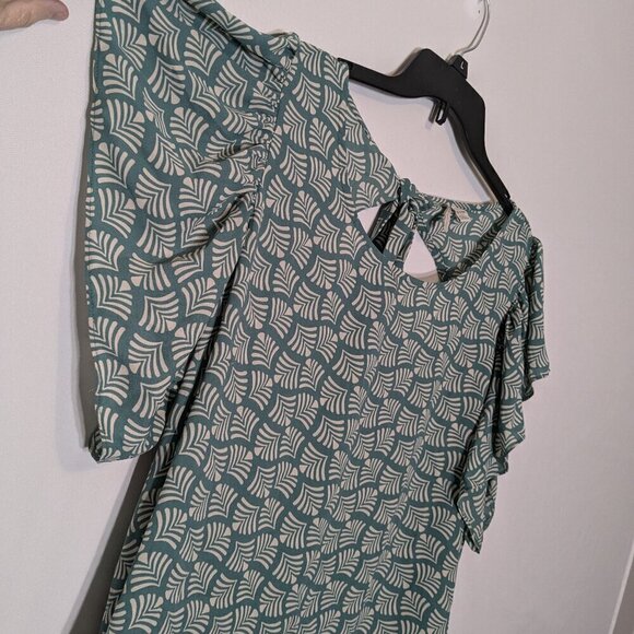 CATO Est 1946, Teal Blue Print, Chiffon, Short Ruffled Sleeve Top; Size 18/20W - Picture 2 of 6